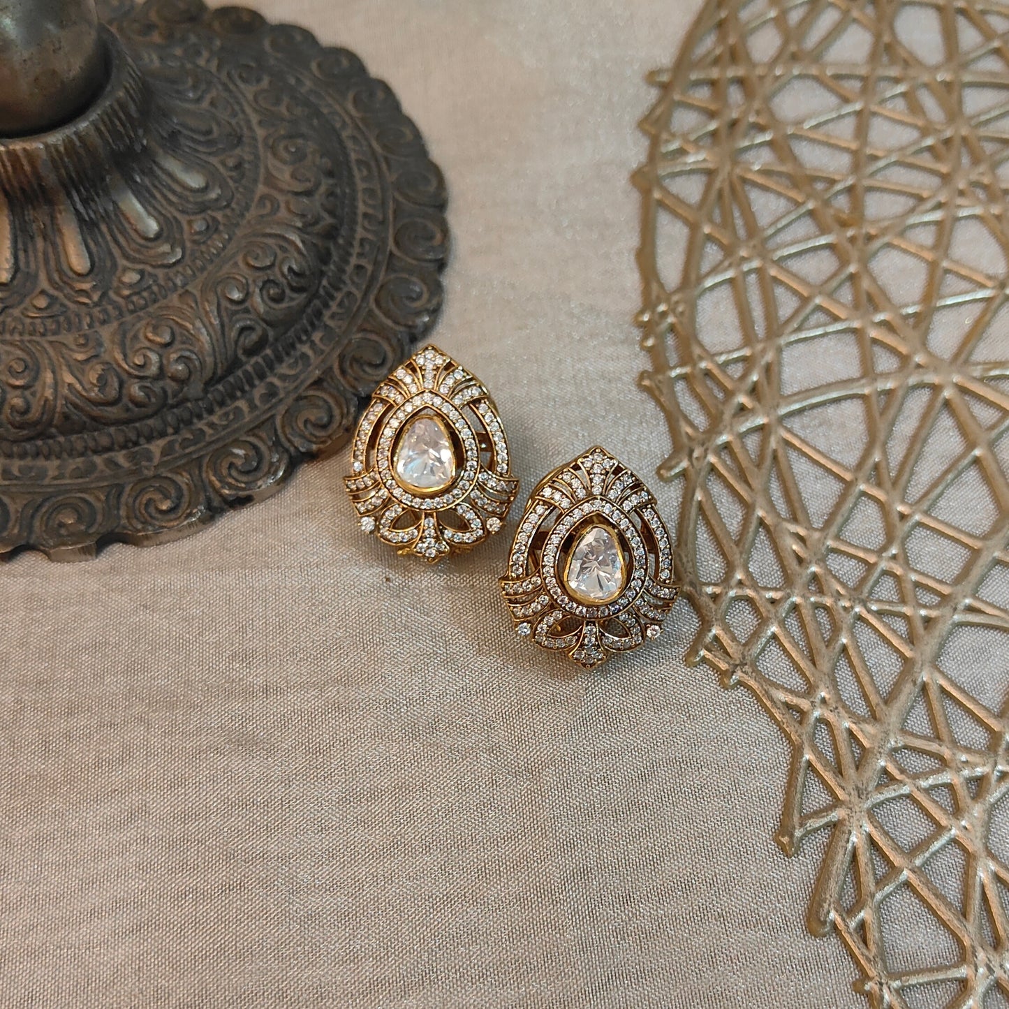 Regal Teardrop Set