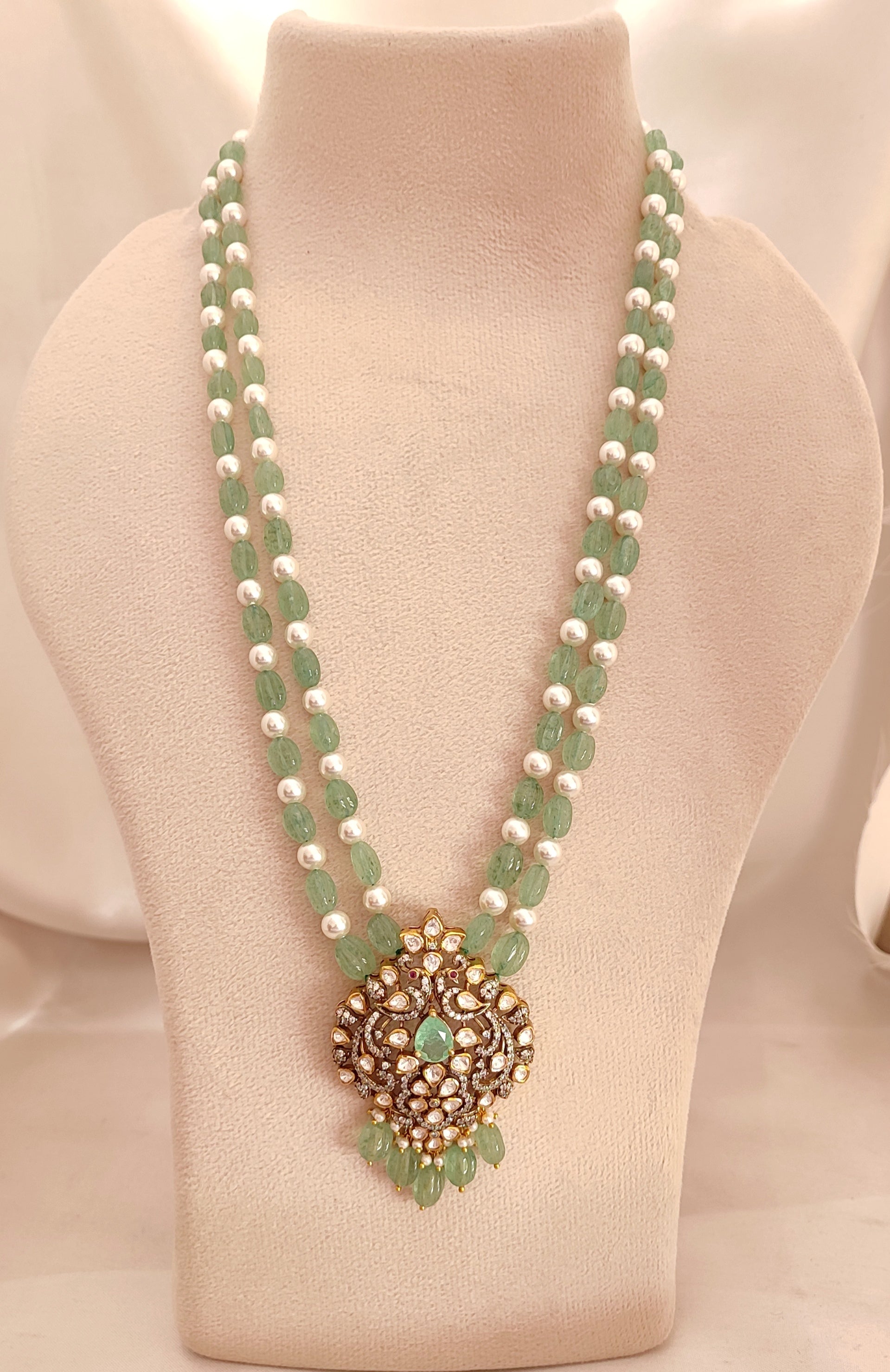 Meher-e-Panna silver jewelry necklace with green stones and pearls